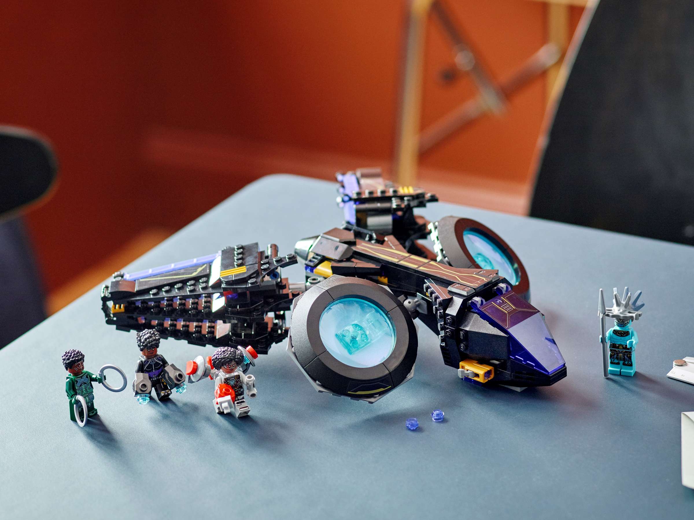 LEGO® Black Panther Shuri's Sunbird - Image 2